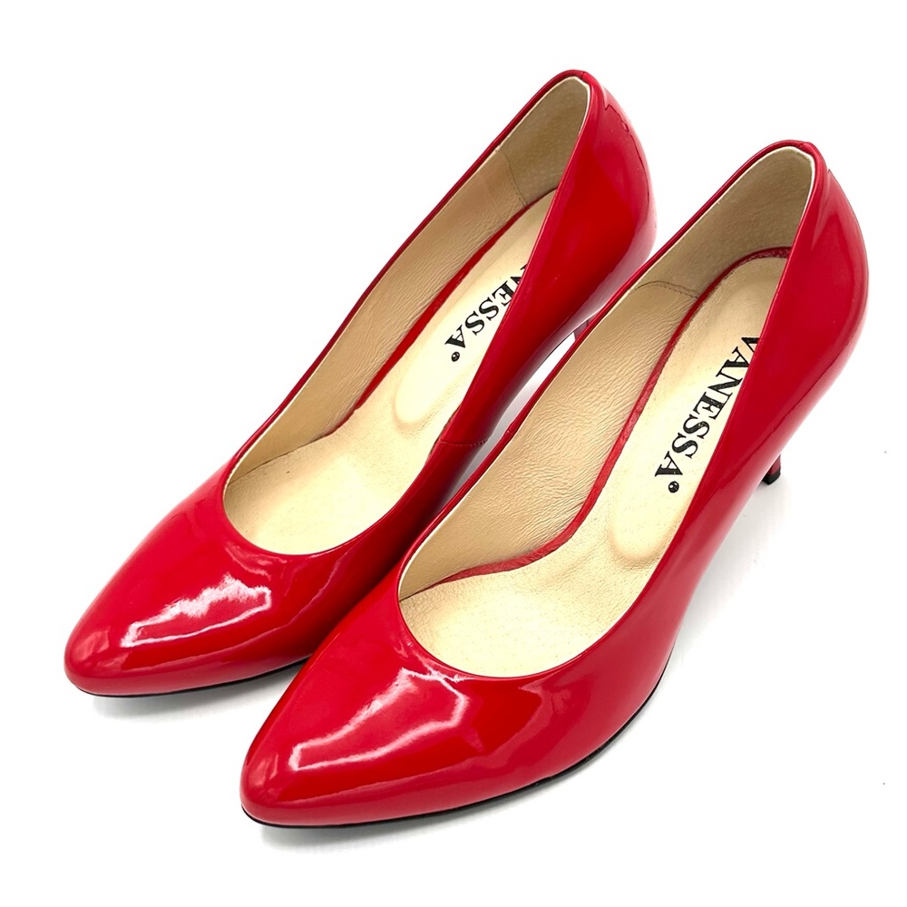 Vanessa 972 red pumps, size 6.5 (European 37), new and never worn